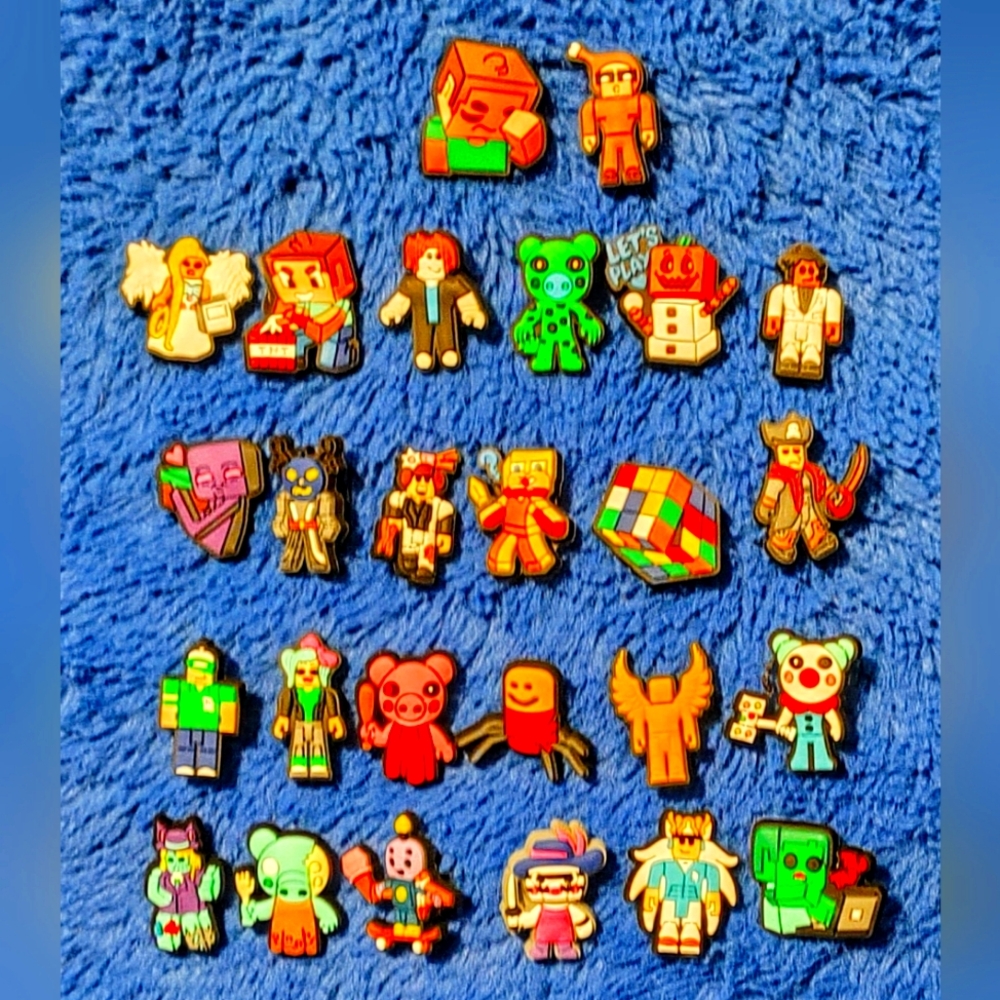 NWOT-Unisex Croc Accessories-Shoe Charms-Minecraft Series-25 Pieces-Low Shipping